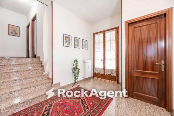 Villa in Via Giacomo Leopardi 42, Correzzola
