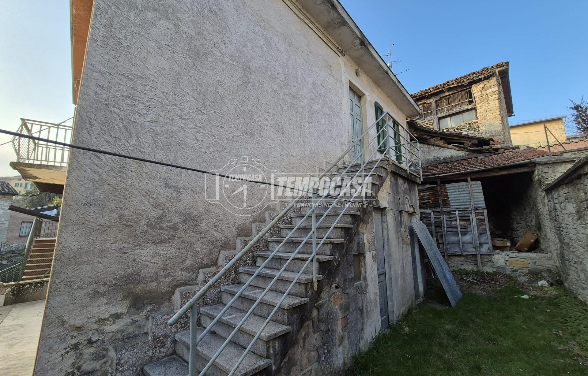Casa indipendente in Strada per Cozzano 22, Langhirano