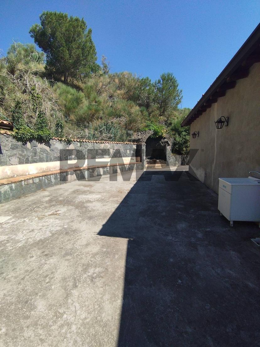 Casa indipendente in Calcerana Marina Snc, Adrano