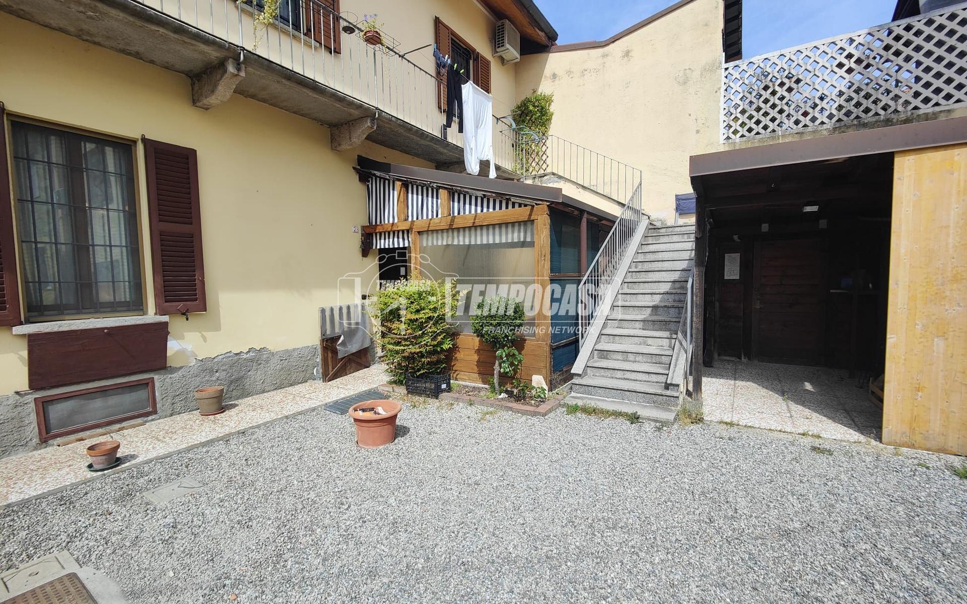 Trilocale in Via Fratelli Porro 23, Barlassina