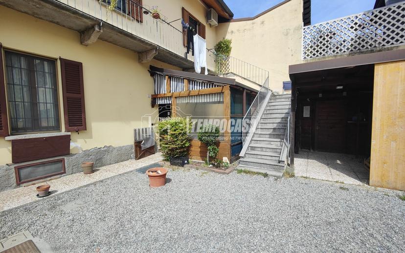Trilocale in Via Fratelli Porro 23, Barlassina