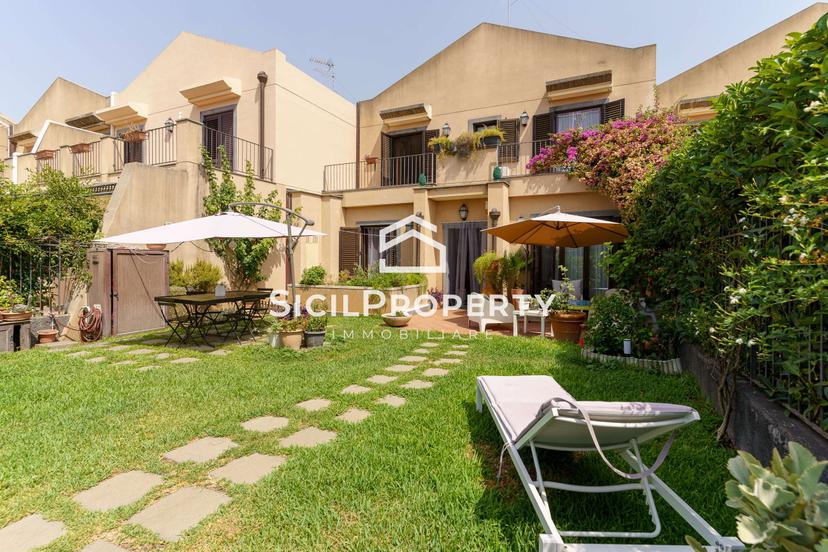 Villa bifamiliare in Via Alexander Fleming 14, Sant'Agata li Battiati