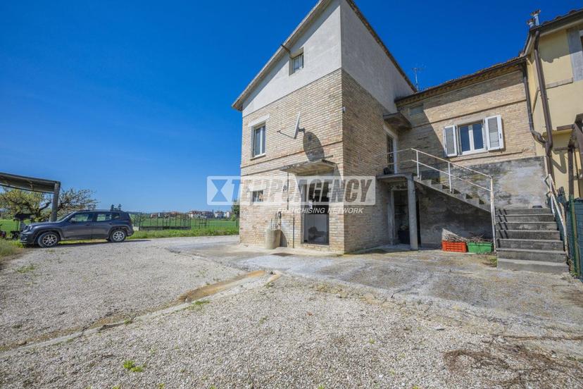 Casa colonica in Contrada Campoleone, Morrovalle — foto 3 di 5