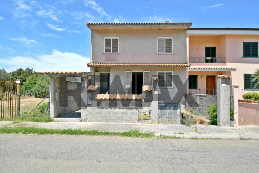 Villa a schiera in Via Can. Bonu 13, Santa Giusta — foto 2 di 5