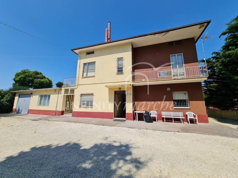 Rustico in Contrada Sant Agostino 5, Montelupone — foto 2 di 5