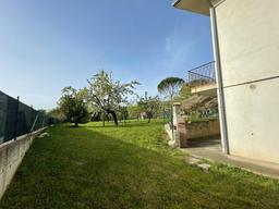 Villa a schiera, Civitella Casanova