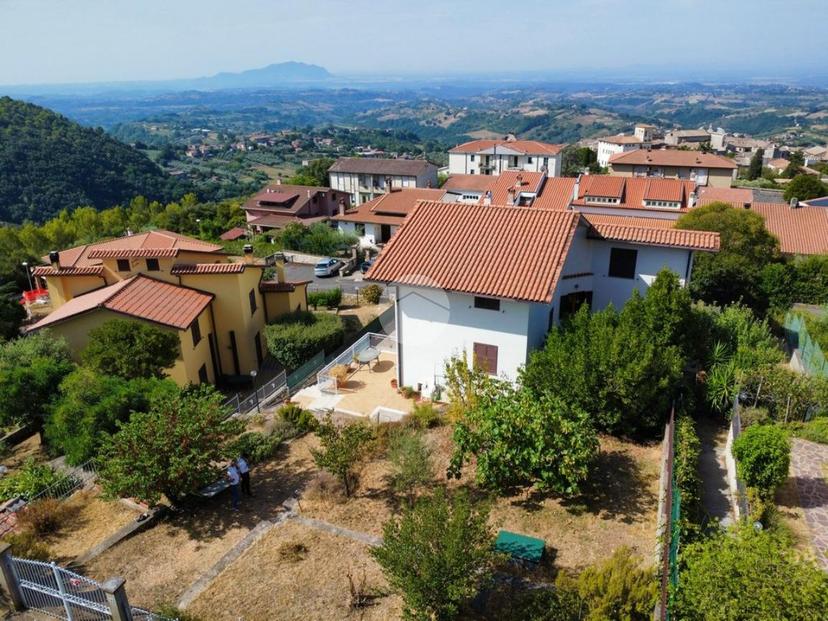 Villa in Via Don Venturino Venturini, Calvi dell'Umbria — foto 3 di 5