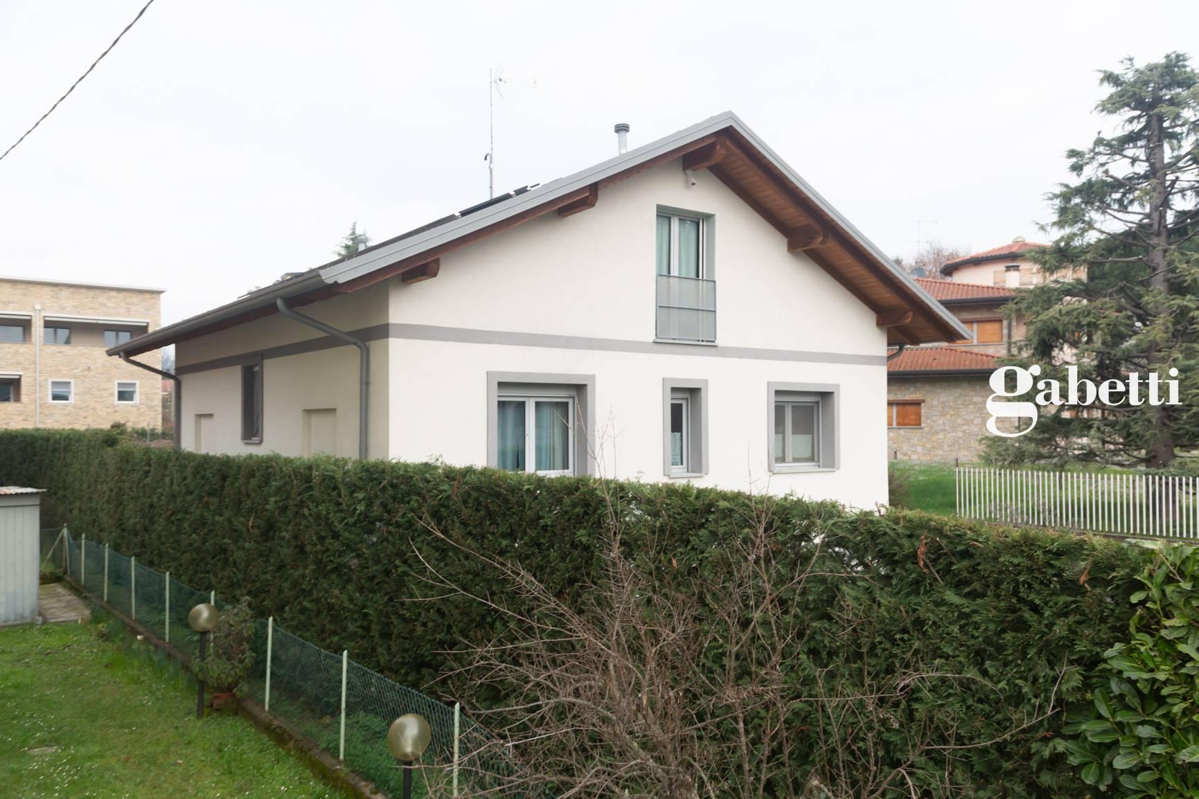 Villa in Via Fratelli Cernuschi 2/Bis, Merate