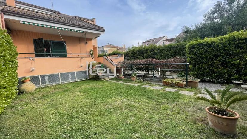 Casa indipendente in Via della Poiana, 2, Fondi — foto 2 di 5