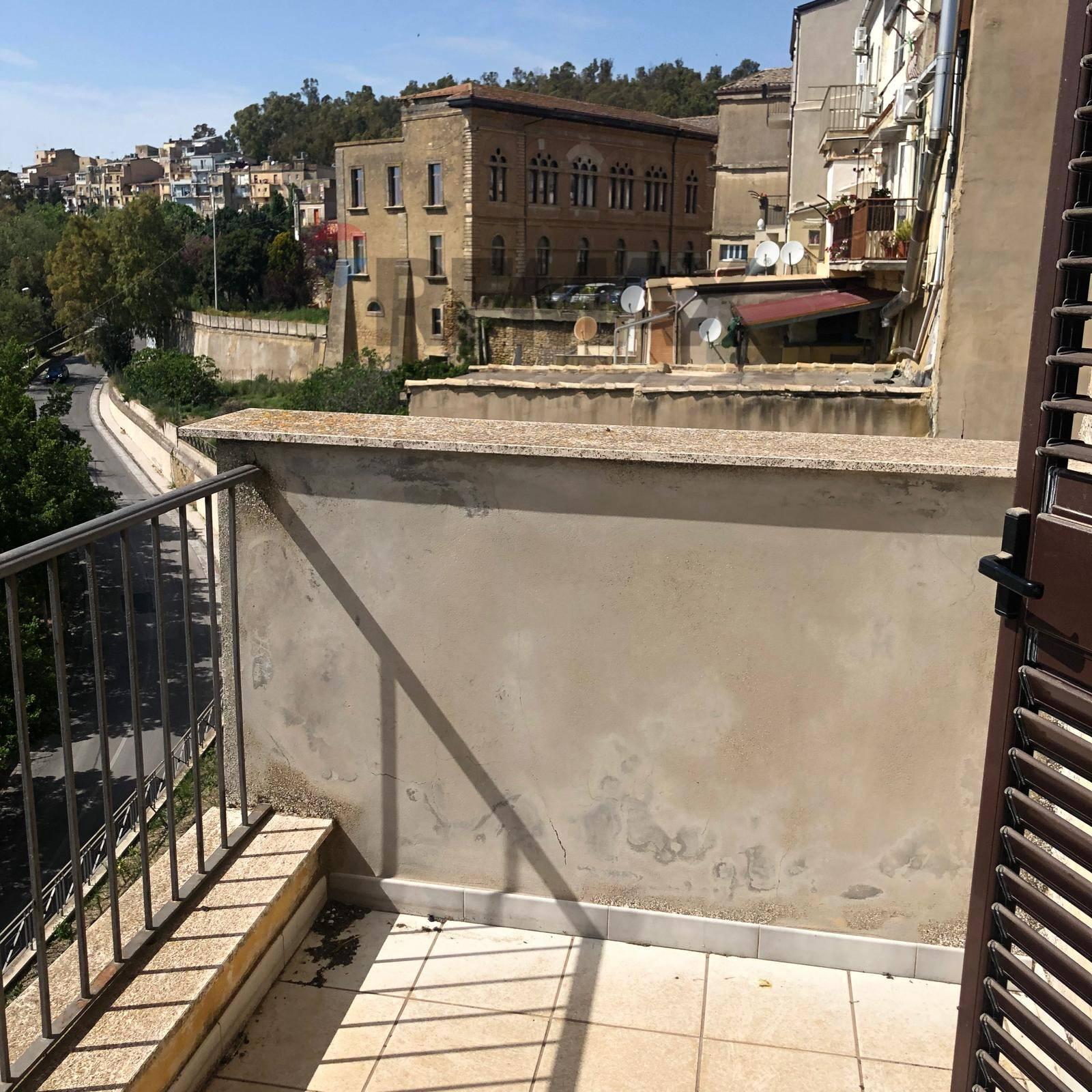 Casa indipendente in Via Duca degli Abruzzi 5, Caltagirone