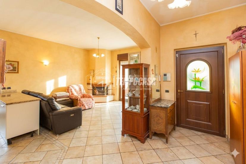 Villa in Via Matteotti 46, Lonate Pozzolo — foto 4 di 5