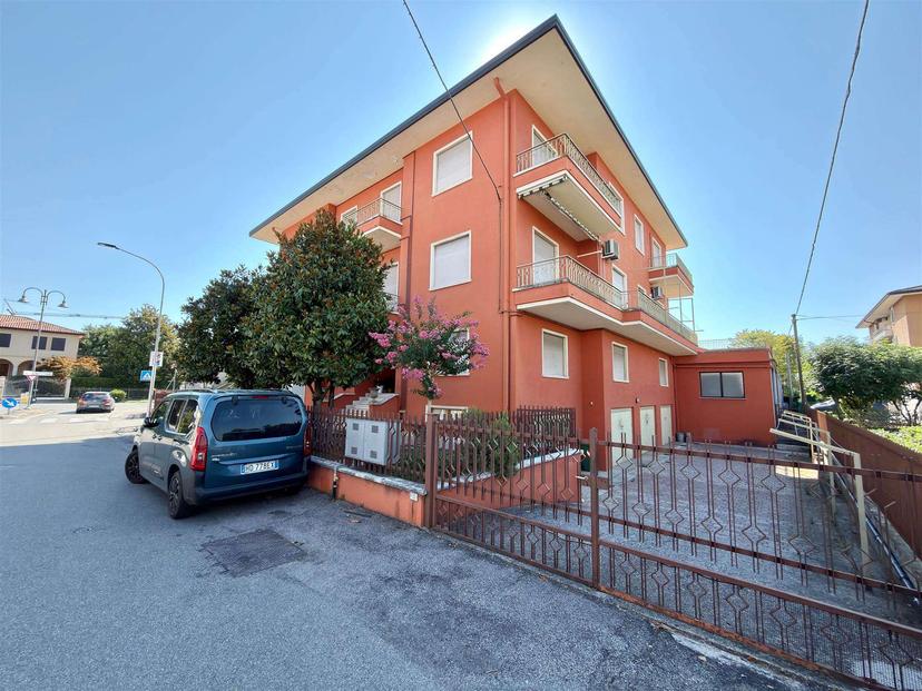 Appartamento, Torri di Quartesolo — foto 3 di 5