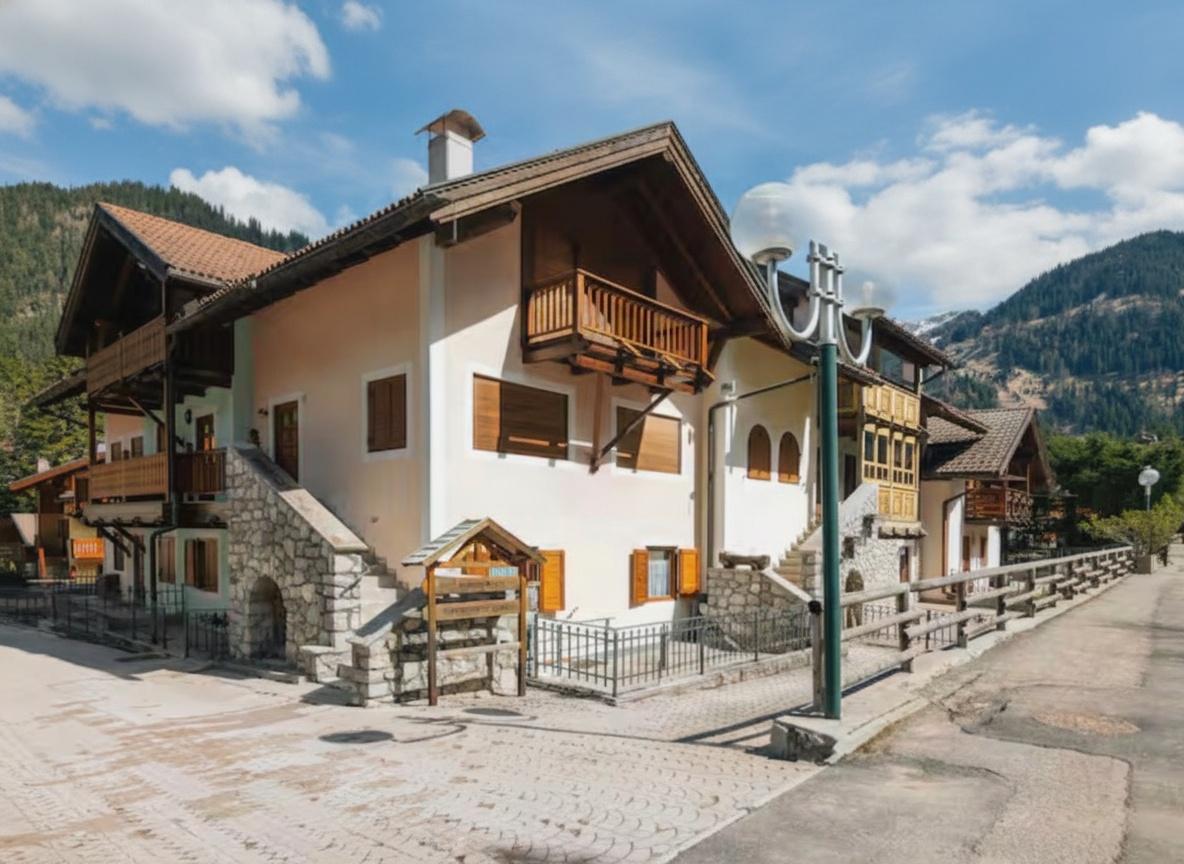 Trilocale in Strèda De Cercenà 18, Campitello di Fassa