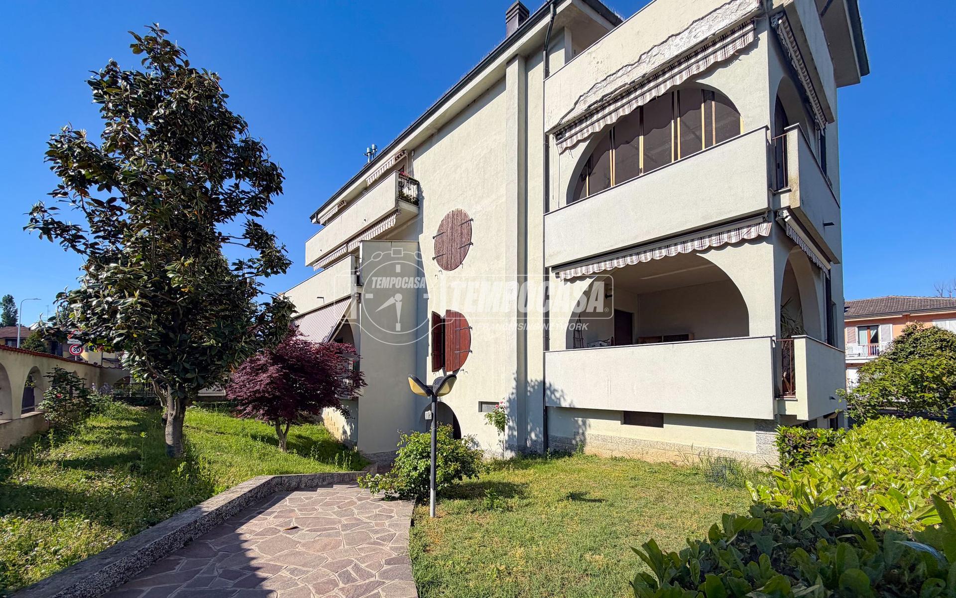 Trilocale in Via Giuseppe Verdi 2, Comazzo