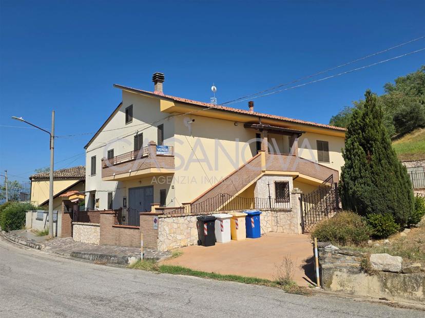 Casa indipendente, Penna Sant'Andrea — foto 2 di 5
