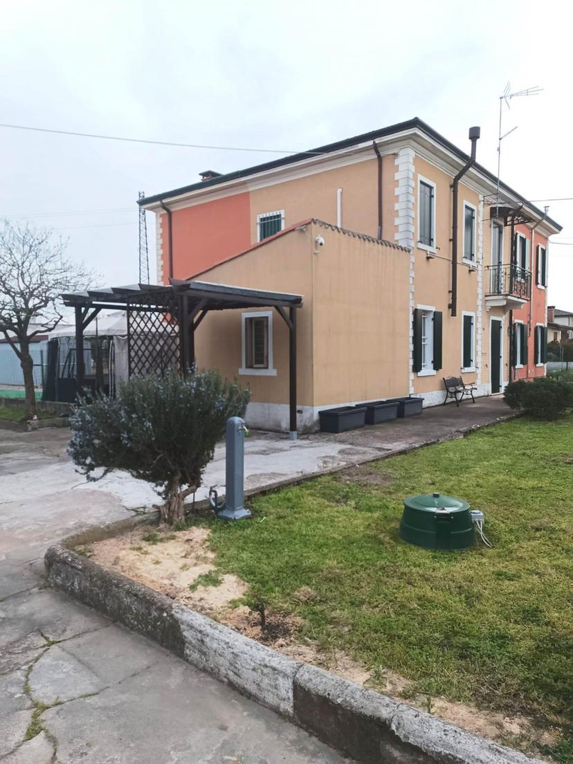 Villa a schiera, Badia Polesine — foto 3 di 5