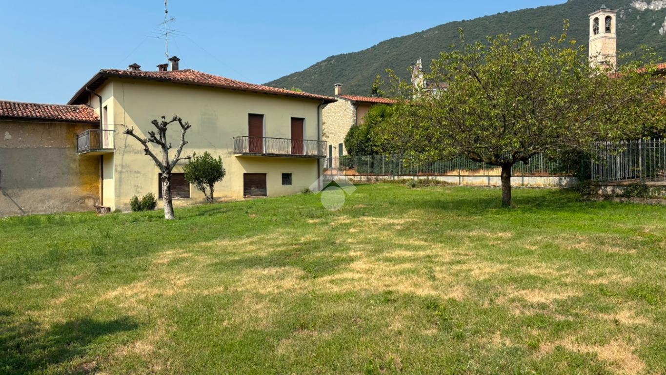 Rustico in Via M. Scarpari 15, Botticino