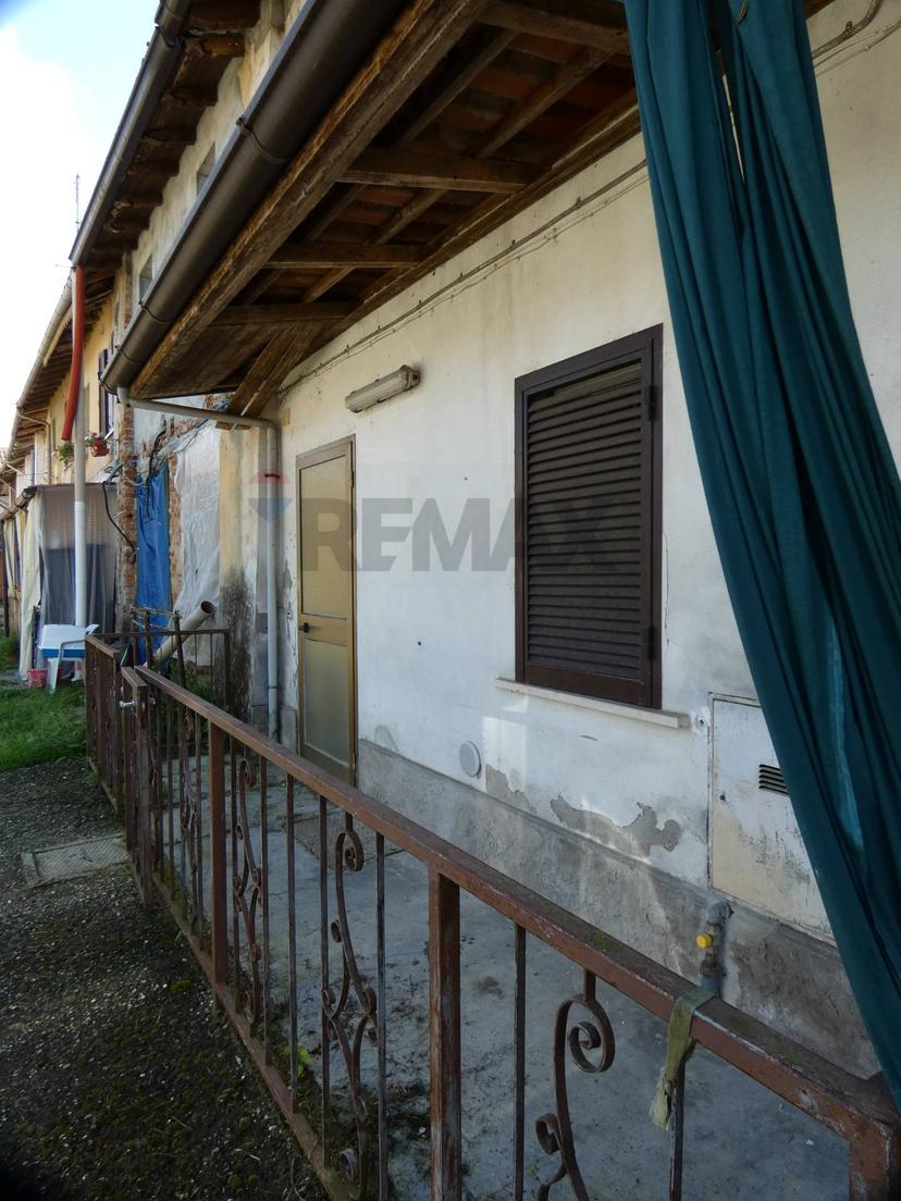 Casa indipendente in Via Cav. Robecchi 50, Zeme — foto 4 di 5