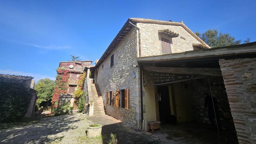 Rustico in Vocabolo Raggio, Massa Martana — foto 3 di 5