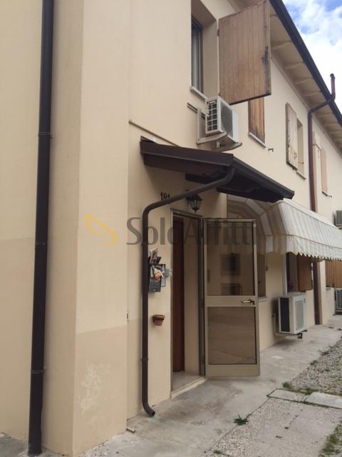 Casa indipendente in Via Chiesa  181, Ferrara