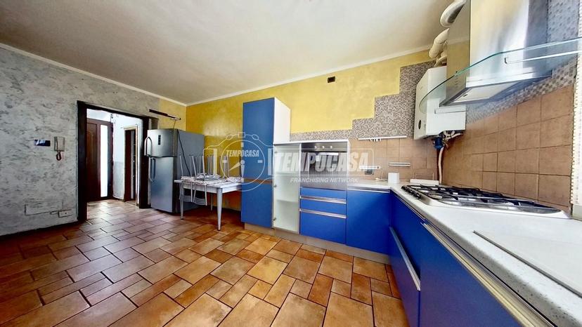 Bilocale in Via Bartolomeo Arese, Seveso