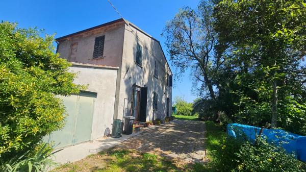 Casa colonica in Strada Madonna del Monte, Pesaro — foto 2 di 5