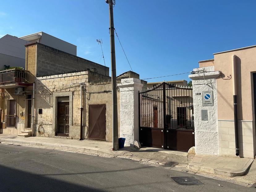 Casa indipendente in Via Alcide De Gasperi 122, Canosa di Puglia — foto 3 di 4