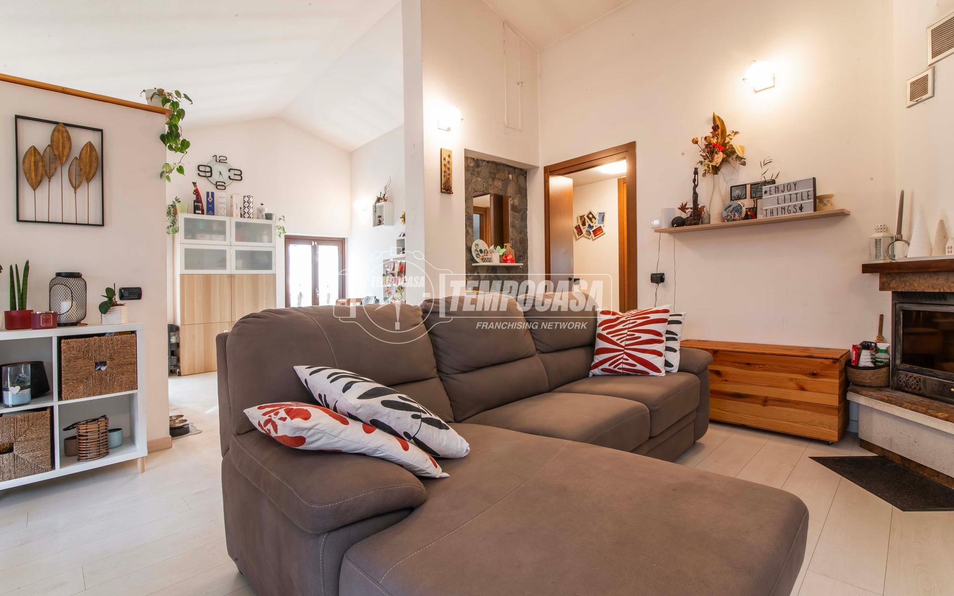 Trilocale in Via Monterubiano 78, Veniano