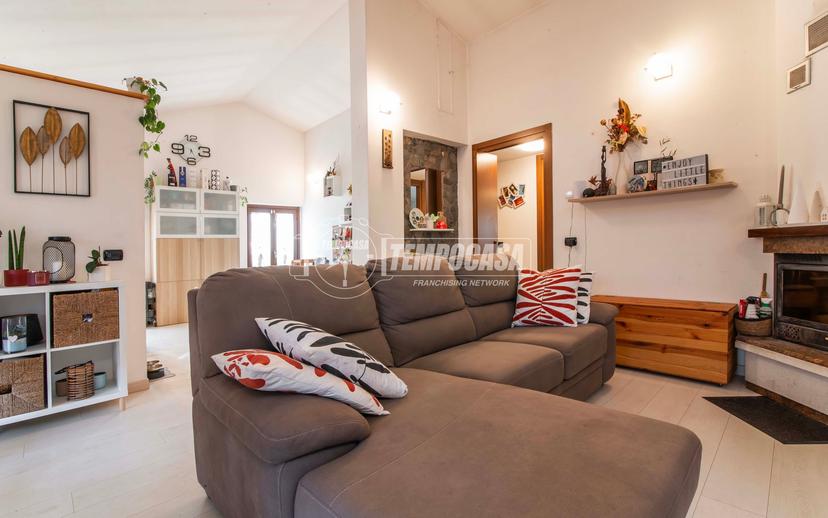 Trilocale in Via Monterubiano 78, Veniano