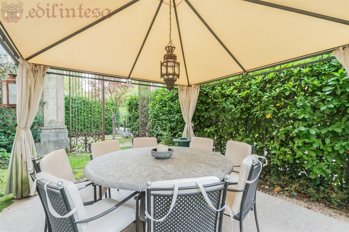 Villa a schiera in Via Parrocchiale 3, Besana in Brianza