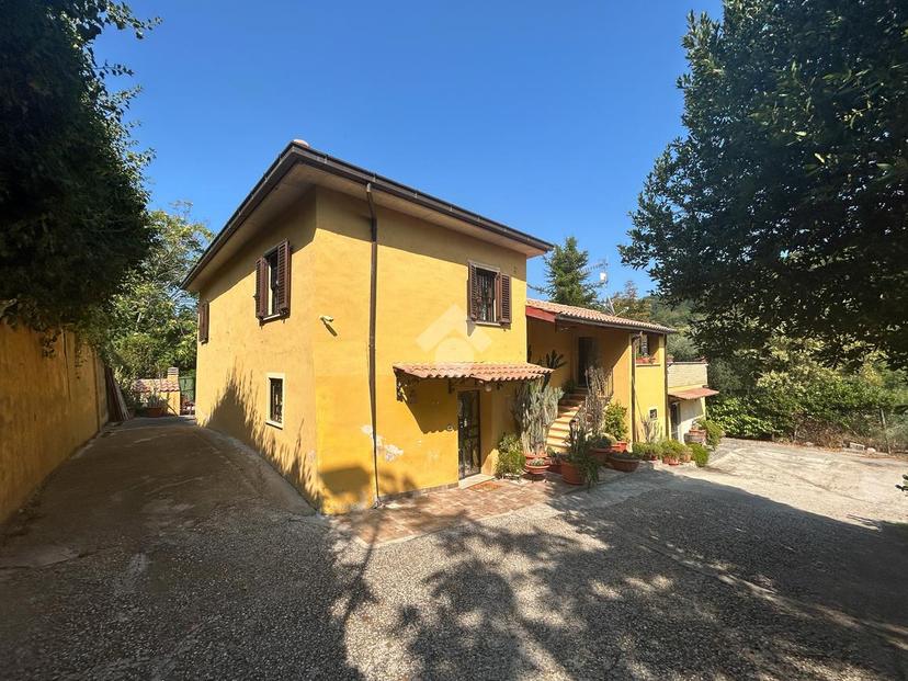 Villa in Strada Chiusa 7, Chieti — foto 4 di 5