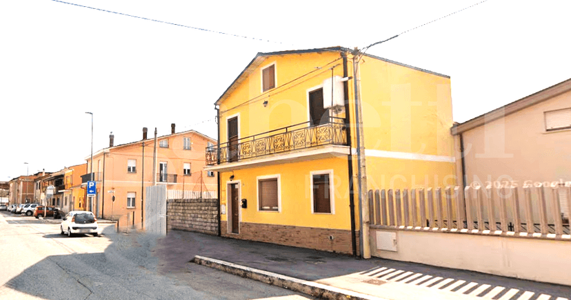 Casa indipendente in Via San Francesco  39, Avezzano — foto 2 di 5