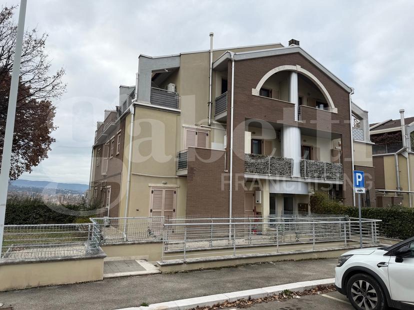 Attico in Via Carnano  8, Terni — foto 3 di 5