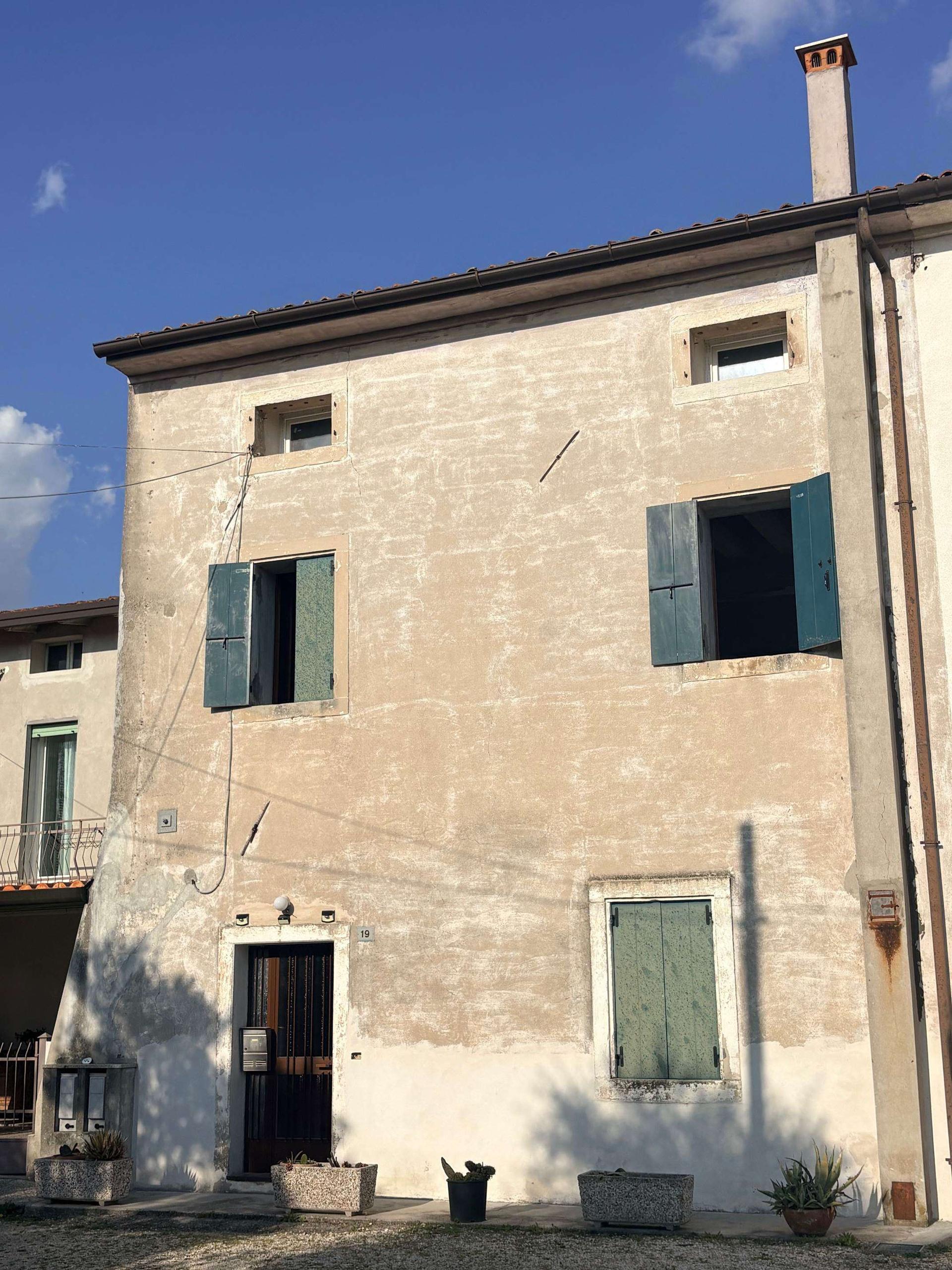 Porzione di casa, Colle Umberto