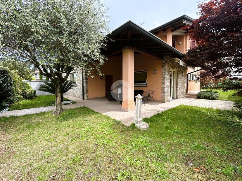 Villa in Via Reverberi 26, Rovato — foto 2 di 5