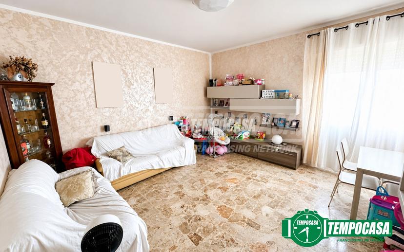 Trilocale in Via De Gasperi, Casorate Primo — foto 2 di 5