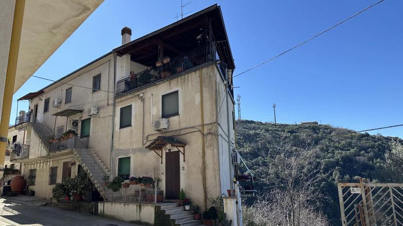 Appartamento in Vico II San Venere, Luzzi — foto 3 di 5