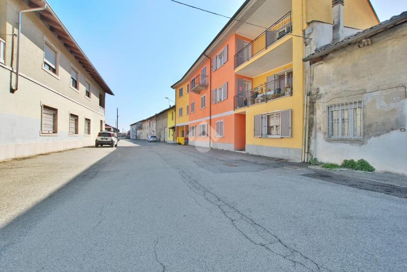 Quadrilocale in Via Solaro del Borgo 46, Livorno Ferraris — foto 2 di 5