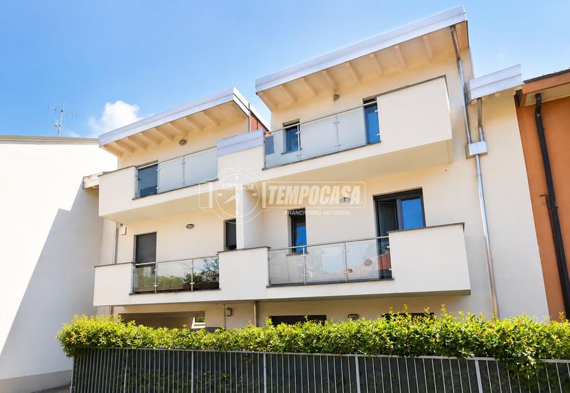 Trilocale in Via Magenta 43, Muggiò — foto 2 di 4