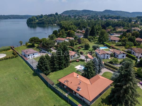 Villa in Via del Lago, Cadrezzate con Osmate — foto 2 di 5