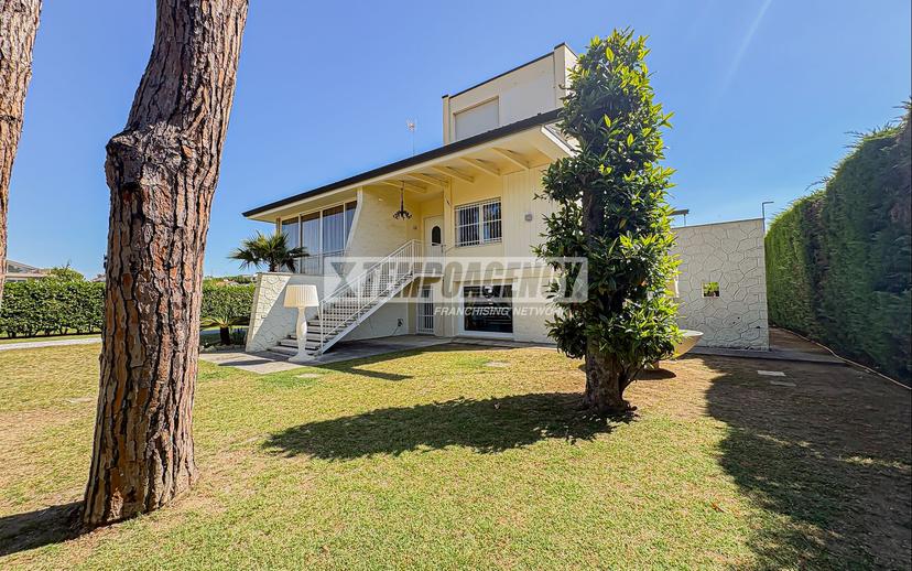 Casa indipendente in Via Pinarella 95, Cervia — foto 4 di 5