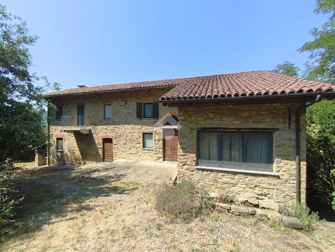 Casa indipendente in Regione Varianda 6, Montechiaro d'Acqui
