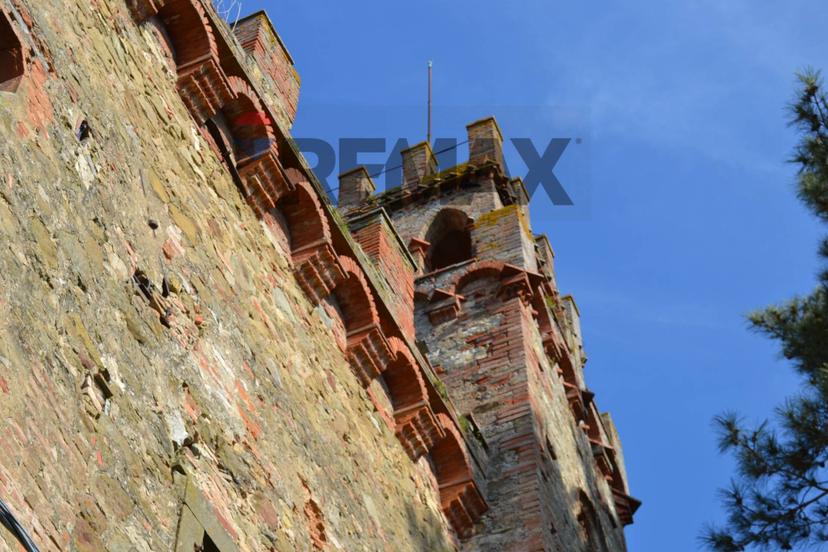 Castello in Via Capitan Goro Snc, Bucine — foto 4 di 5