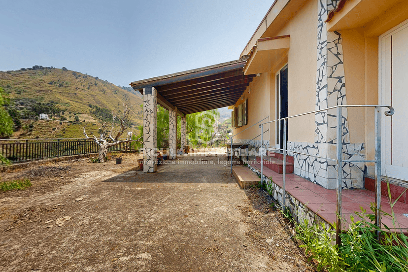 Villa, Santo Stefano di Camastra — foto 2 di 5