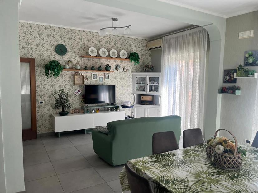 Appartamento in Via Genova, Casoria