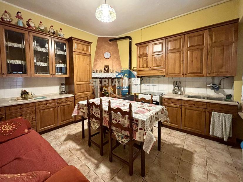 Quadrilocale in Via De Ocha, Gandino — foto 2 di 5