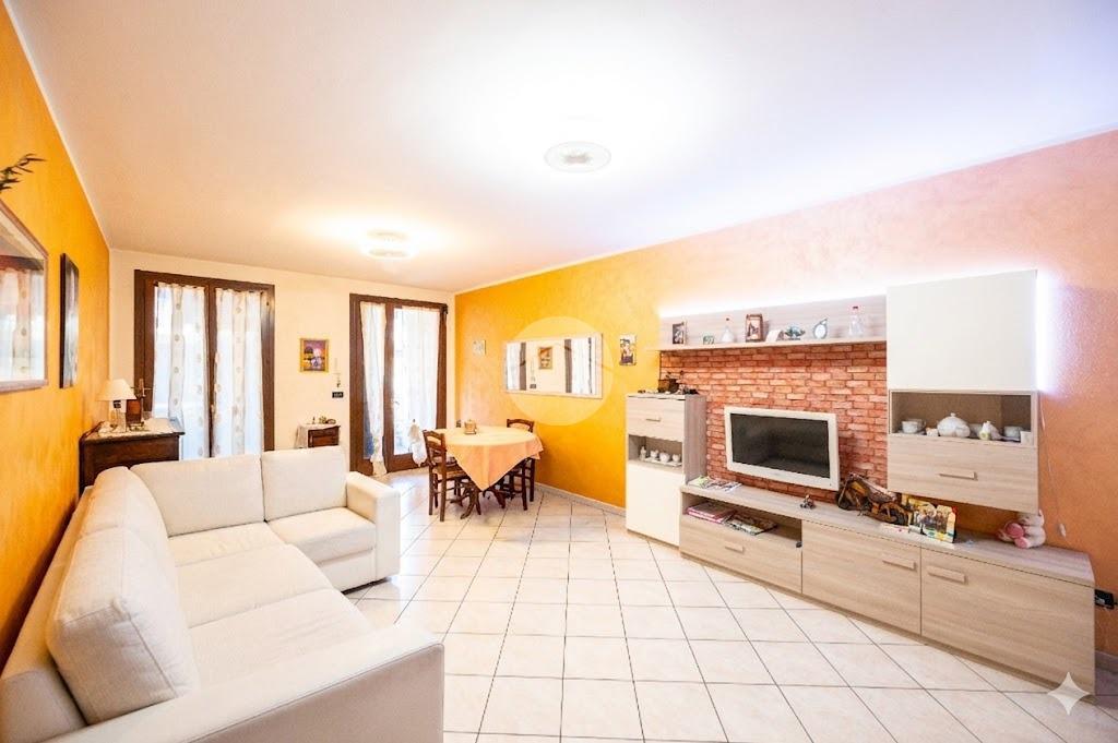 Villa a schiera in Via Daniel Bovet 16, Curtatone