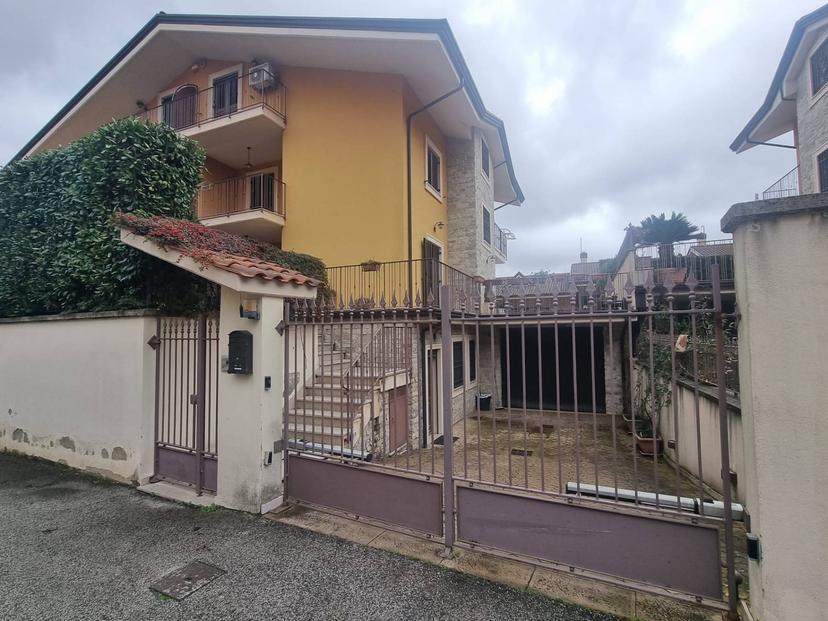 Villa in Contrada Serroni, Avellino — foto 3 di 5