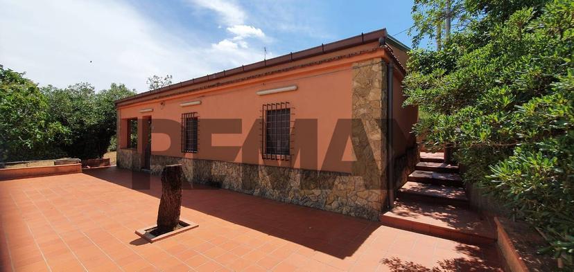 Rustico in Contrada Montagne 30, Valguarnera Caropepe — foto 2 di 5