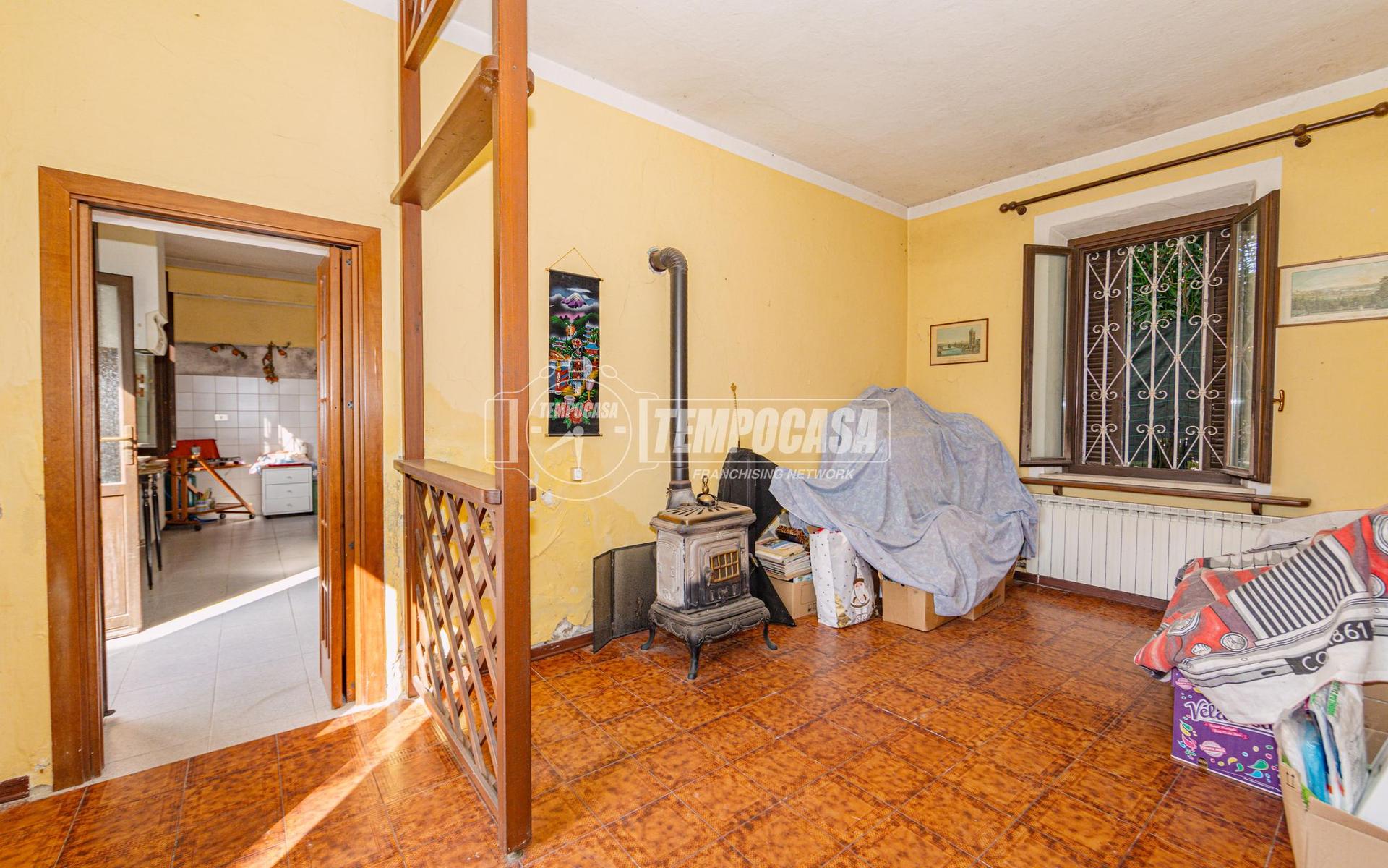 Casa indipendente in Via Isella 87/C, Gambolò
